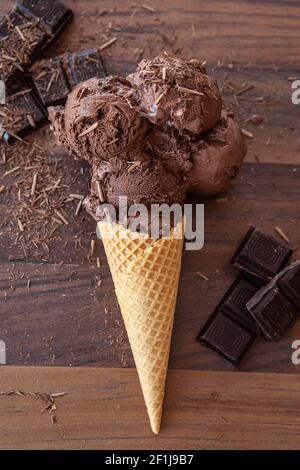 Waffelkuchen mit Schokoladeneis Stockfoto