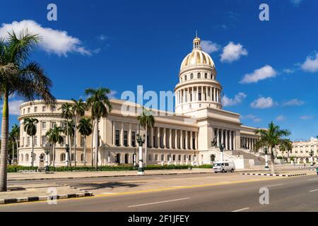 Havanna Kuba. 25. November 2020: Außenansicht des Kapitols von Havanna, ein Gebiet, das von Touristen und Kubanern besucht wird Stockfoto
