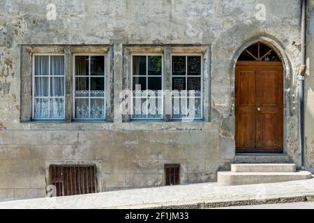 Fribourg, FR / Schweiz - 30. Mai 2019: Historisches Haus in der Altstadt der Schweizer Stadt Stockfoto