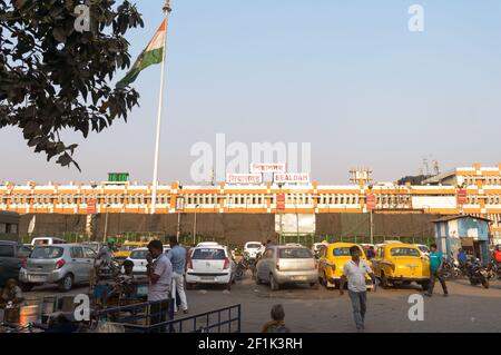 Sealdah Railway Station Building, einer der größten indischen Bahnhöfe Terminal in Indien im Dienste der Stadt Kolkata Metropolregion Stockfoto