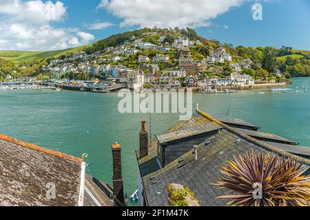 Blick von Dartmouth über den River Dart in Kingswear, Devon, England, Großbritannien Stockfoto