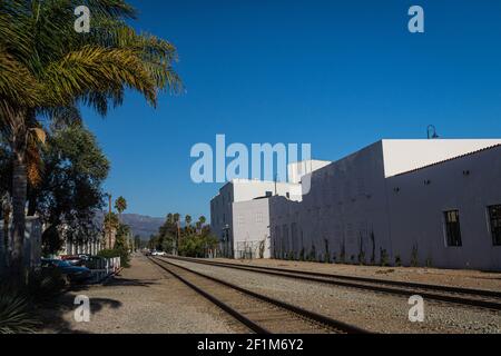 Bahnstrecke am Bahnhof Santa Barbara, Kalifornien Stockfoto