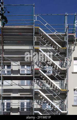 Gerüst vor dem Haus, Fassade Renovierung Stockfoto