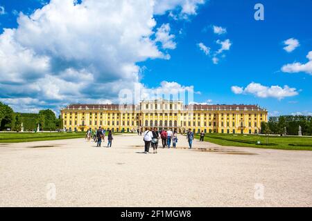 Wien, Österreich - 14. Oktober 2016: Ehemalige kaiserliche Sommerresidenz Schloss Schönbrunn, Wien, Österreich, 14. Oktober 2016 Stockfoto