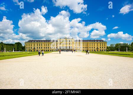 Wien, Österreich - 14. Oktober 2016: Ehemalige kaiserliche Sommerresidenz Schloss Schönbrunn, Wien, Österreich, 14. Oktober 2016 Stockfoto