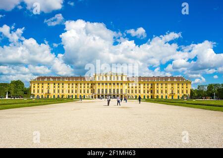 Wien, Österreich - 14. Oktober 2016: Ehemalige kaiserliche Sommerresidenz Schloss Schönbrunn, Wien, Österreich, 14. Oktober 2016 Stockfoto