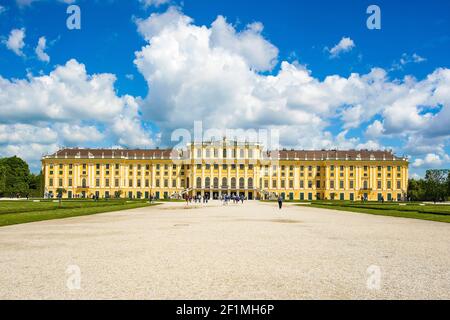 Wien, Österreich - 14. Oktober 2016: Ehemalige kaiserliche Sommerresidenz Schloss Schönbrunn, Wien, Österreich, 14. Oktober 2016 Stockfoto