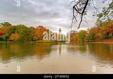 Fall colors on the lake in Central Park in Manhattan, New York, USA Stockfoto