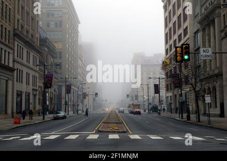 Broad Street in Philadelphia im Nebel in Pennsylvania, USA Stockfoto