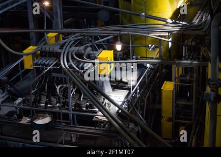 Khromtau/Kasachstan - Mai 06 2012: Kupfererzkonzentrationsanlage. Rohre, Filter und Geräte. Stockfoto