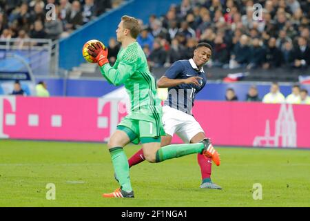 Anthony Martial (FRA), Manuel Neuer (GER) während des Internationalen Freundschaftsspiels 2015 zwischen Frankreich und Deutschland am 13. November 2015 im Stade de France in Saint Denis, Frankreich. Foto Stephane Allaman / DPPI Stockfoto