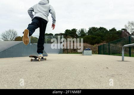 Skateboarding Praxis Freestyle Extreme Sports Skatepark Active Lifestyle Konzept Stockfoto