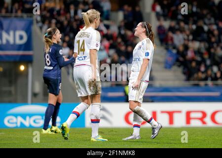 Camille ABILY (Olympique Lyonnais), Ada Hegerberg (Olympique Lyonnais), Erika Cristiano dos Santos (PSG-Frauen) während der französischen Frauenmeisterschaft D1 Fußballspiel zwischen Paris Saint Germain und Olympique Lyonnais am 5. Februar 2016 im Charlety Stadion in Paris, Frankreich - Foto Stephane Allaman / DPPI Stockfoto