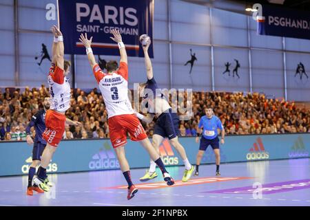 Sergiy Oufriyenko (PSG Hanball) erzielte ein neues Tor, Jim Gottfridsson (SG Flensburg-Handewitt), Tobias Karlsson (SG Flensburg-Handewitt) beim Handball EHF Champions League Spiel zwischen Paris Saint-Germain Handball und SG Flensburg-Handewitt am 6. März 2016 in Halle Georges Carpentier in Paris, Frankreich - Foto Stephane Allaman / DPPI Stockfoto