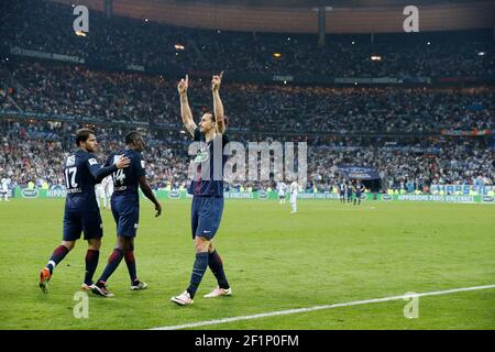 Zlatan Ibrahimovic (psg) feierte sein neues Tor mit Blaise Mathuidi (psg) und Maxwell Scherrer cabelino Andrade (psg) während des französischen Pokalfinalspiels zwischen Olympique de Marseille und Paris Saint Germain am 21. Mai 2016 im Stade de France in Saint Denis, Frankreich - Foto Stephane Allaman / DPPI Stockfoto