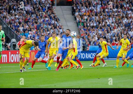 Olivier Giroud (FRA) (Federation Francaise de Football (FFF)), Vlad Chiriches (ROU) (Rumänischer Fußballverband (FRF)), Laurent Koscielny (FRA) (Federation Francaise de Football (FFF)), Bogdan Stancu (ROU) (Rumänischer Fußballverband (FRF))), Mihai Pintilii (ROU) (Rumänischer Fußballverband (FRF)), während der UEFA Euro 2016 Gruppe EIN Fußballspiel zwischen Frankreich und Rumänien am 10. Juni 2016 im Stade de France in Saint-Denis, Frankreich - Foto Stephane Allaman / DPPI Stockfoto