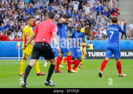 Olivier Giroud (FRA) (Federation Francaise de Football (FFF)) verpasste das Tor, Patrice Evra (FRA) (Federation Francaise de Football (FFF)), Antoine Griezmann (FRA) (Federation Francaise de Football (FFF)), Blaise Matuidi (FRA) (Federation Francaise de Football (FFF))) während der UEFA Euro 2016, Gruppe EIN Fußballspiel zwischen Frankreich und Rumänien am 10. Juni 2016 im Stade de France in Saint-Denis, Frankreich - Foto Stephane Allaman / DPPI Stockfoto