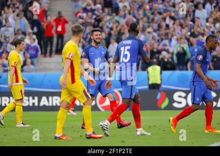 Olivier Giroud (FRA) (Federation Francaise de Football (FFF)), Paul Pogba (FRA) (Federation Francaise de Football (FFF)) während der UEFA Euro 2016, Gruppe A Fußballspiel zwischen Frankreich und Rumänien am 10. Juni 2016 im Stade de France in Saint-Denis, Frankreich - Foto Stephane Allaman / DPPI Stockfoto