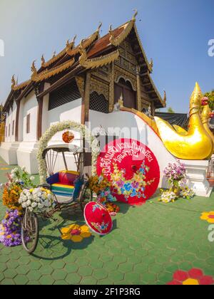 Tempeltour in Thailand Stockfoto