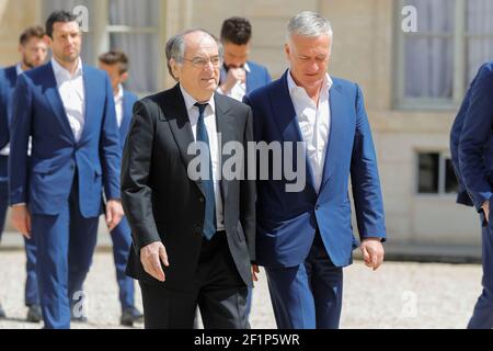 Noel Le Graet (Präsident des französischen Fußballverbands), Cheftrainer Didier Deschamps (FRA) beim Empfang der französischen UEFA Euro 2016-Mannschaft im Palais de l'Elysee am 11. Juli 2016 in Paris, Frankreich - Foto Stephane Allaman / DPPI Stockfoto