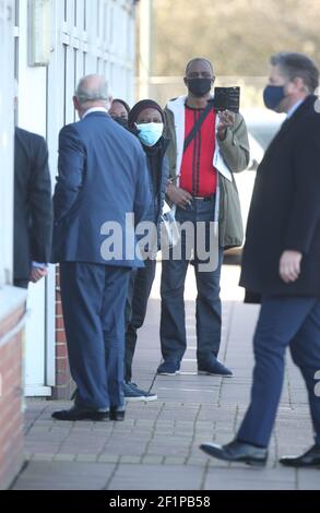 Der Prinz von Wales kommt zu einem Besuch in einer NHS-Impfstoff Pop-up-Klinik in der Jesus House Kirche, London. Bilddatum: Dienstag, 9. März 2021. Stockfoto