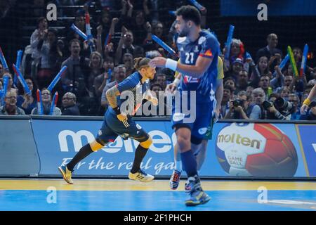 William ACCAMBRAY (FRA) +, Adrien DIPANDA (FRA) während der Männer Handball Weltmeisterschaft Frankreich 2017 Match Gruppe A, zwischen Frankreich und Brasilien, am 11. Januar 2017 in der Accorhotels Arena in Paris, Frankreich - Foto Stephane Allaman / DPPI Stockfoto