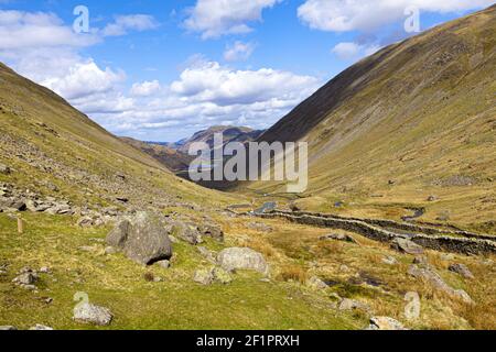 Blick nach Norden auf den Kirkstone Pass in Richtung Brothers Water, Cumbria UK im Lake District National Park Stockfoto