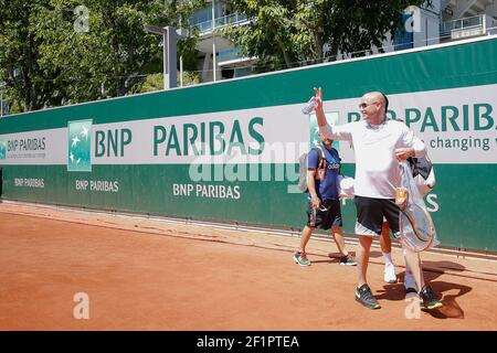 Andre Kirk Agassi (USA) neuer Trainer von Novak Djokovic (SRB) beim Training auf dem Platz 5 während der Roland Garros French Tennis Open 2017, Vorschau, am Mai ...... , 2017, im Roland Garros Stadion in Paris, Frankreich - Foto Stephane Allaman / DPPI Stockfoto