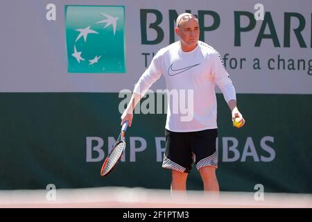 Andre Kirk Agassi (USA) neuer Trainer von Novak Djokovic (SRB) beim Training auf dem Platz 5 während der Roland Garros French Tennis Open 2017, Vorschau, am Mai ...... , 2017, im Roland Garros Stadion in Paris, Frankreich - Foto Stephane Allaman / DPPI Stockfoto