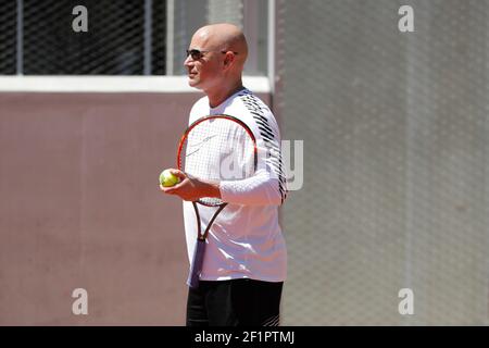 Andre Kirk Agassi (USA) neuer Trainer von Novak Djokovic (SRB) beim Training auf dem Platz 5 während der Roland Garros French Tennis Open 2017, Vorschau, am Mai ...... , 2017, im Roland Garros Stadion in Paris, Frankreich - Foto Stephane Allaman / DPPI Stockfoto