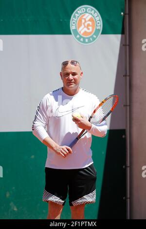 Andre Kirk Agassi (USA) neuer Trainer von Novak Djokovic (SRB) beim Training auf dem Platz 5 während der Roland Garros French Tennis Open 2017, Vorschau, am Mai ...... , 2017, im Roland Garros Stadion in Paris, Frankreich - Foto Stephane Allaman / DPPI Stockfoto