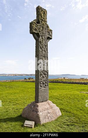 St. Martins Kreuz aus dem späten achten Jahrhundert in Iona Abbey, Iona, vor der Isle of Mull, Inner Hebrides, Argyll und Bute, Schottland, Großbritannien Stockfoto