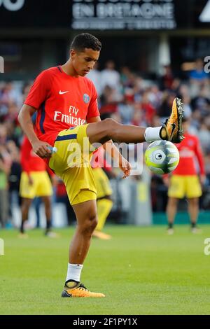 Marcos Aoas Correa dit Marquinhos (PSG) beim Aufwärmen während des Fußballspiels EA Guingamp gegen Paris Saint-Germain zur französischen Meisterschaft L1 am 13. August 2017 im Roudourou-Stadion in Guingamp, Frankreich - Foto Stephane Allaman / DPPI Stockfoto