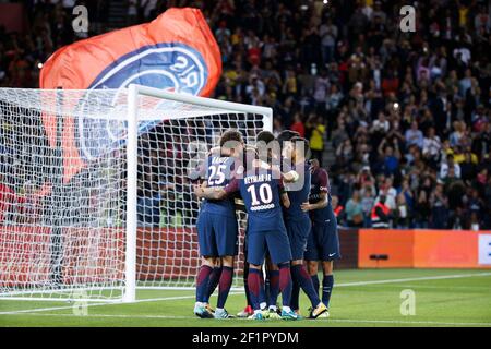 Edinson Roberto Paulo Cavani Gomez (psg) (El Matador) (El Botija) (Florestan) erzielte die Strafe und feierte sie mit Layvin Kurzawa (psg), Adrien Rabiot (psg), Javier Matias Pastore (psg), Neymar da Silva Santos Junior - Neymar Jr (PSG), Thiago Silva (PSG) während der französischen Meisterschaft L1 Fußballspiel zwischen Paris Saint-Germain (PSG) und Toulouse Football Club, am 20. August 2017, im Parc des Princes, in Paris, Frankreich - Foto Stephane Allaman / DPPI Stockfoto