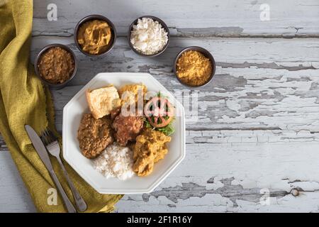 Caruru traditionelle afro-brasilianische Küche typisch für Bahia. Stockfoto