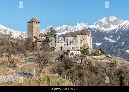 Blick auf Schloss Tirol (Schloss Tirol, Schloss Tirol) in Meran Südtirol - Italien - Südtirol - Südtirol Stockfoto