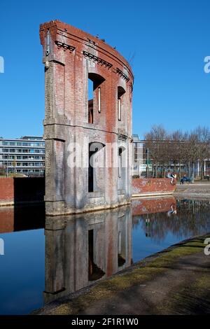 Besinnung im Saarbrücker Bürgerpark im Frühjahr Stockfoto