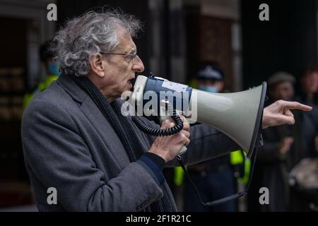 Coronavirus: Piers Corbyn nimmt an einer versuchten Anti-Lockdown-Veranstaltung von 20-30 Demonstranten auf Richmond Green im Südosten von London, Großbritannien, Teil. Stockfoto