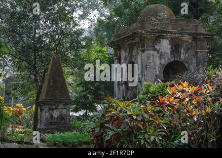 Kolkata, Indien - Februar 2021: Blick auf den South Park Street Cemetery in Kolkata am 2. Februar 2021 in Westbengalen, Indien. Stockfoto