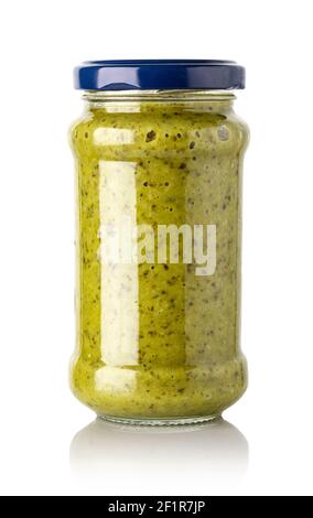 Basilikum Pesto Sauce im Glas Stockfoto