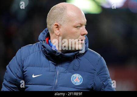 Jonathan Calderwood (gardner PSG) bei der Arbeit in der Halbzeit während der französischen Meisterschaft L1 Fußballspiel zwischen Paris Saint-Germain und Lyon am 7th. Oktober 2018 im Parc des Princes Stadion in Paris, Frankreich - Foto Stephane Allaman/ DPPI Stockfoto