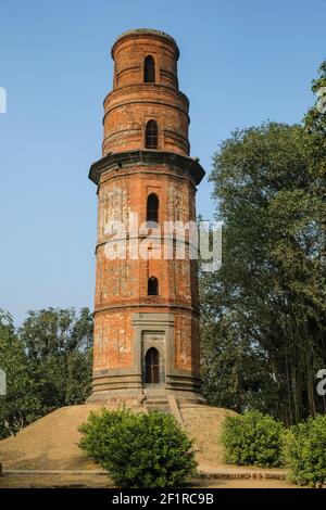 Firoz Minar Ruinen von dem, was war die Hauptstadt der muslimischen Nawabs von Bengalen in den 13th bis 16th Jahrhunderten in Gour, West Bengalen, Indien. Stockfoto