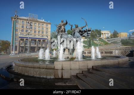 Kiewer Gründer Denkmal Brunnen am Unabhängigkeitsplatz - Kiew, Ukraine Stockfoto