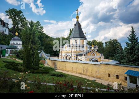 Kirche des Lebens geben Quelle in Pechersk Lavra Monastery Complex - Kiew, Ukraine Stockfoto