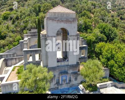 Luftaufnahme des Wrigley Memorial und des Botanischen Gartens am Santa Catalina Island Stockfoto