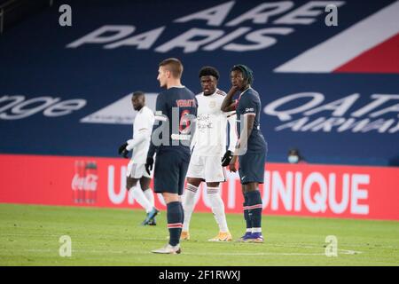 Josh MAJA (Girondins de Bordeaux) erzielte ein Tor, Feier, Marco Verratti (PSG), Bioty Moise KEAN (PSG) mit während der französischen Meisterschaft Ligue 1 Fußballspiel zwischen Paris Saint-Germain und Girondins de Bordeaux am 28. November 2020 im Parc des Princes Stadion in Paris, Frankreich - Foto Stephane Allaman / DPPI Stockfoto