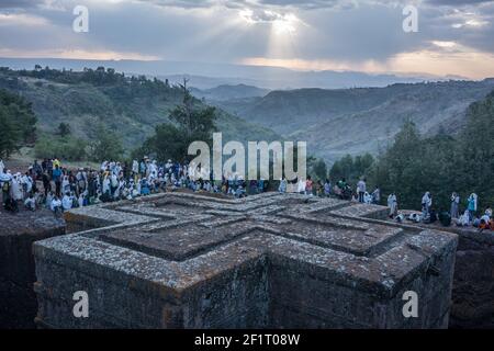 Kirche von Saint George während Weihnachten bei Sonnenuntergang in Lalibela, Äthiopien. Stockfoto