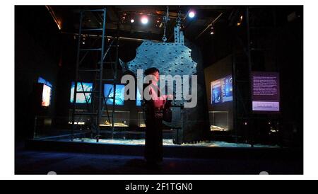 Die Ausstellung TITANIC: The Artifact Exhibition wird am 16. Mai 2003 im Science Museum eröffnet. Eine erstaunliche 2,5 Tonnen Abschnitt der Titanics Rumpf.pic David Sandison 15/5/2003 Stockfoto