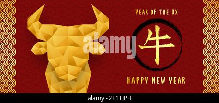 Chinesische Neujahr 2021 Web-Banner Illustration. Luxus Gold Low Poly Bullkopf mit traditionellen goldenen asiatischen Kunst Hintergrund. Kalligraphie Zeichen translati Stock Vektor