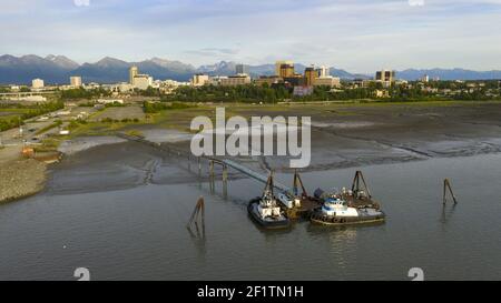 Luftaufnahme über die Stadt und die Waterfront von Anchorage Alaska Stockfoto